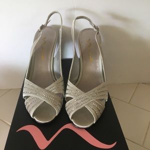 Nina Bling Strappy Heels Size 7M.